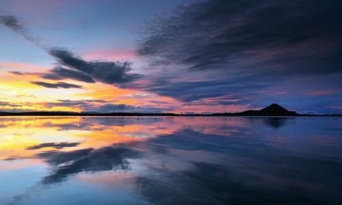 Lake Myvatn Reflections von Andy Mumford