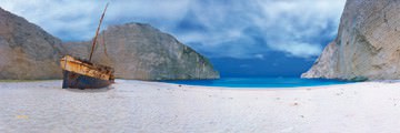 Shipwreck Beach I von John Xiong