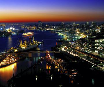 Hafen bei Nacht, Hamburg von Günter Gräfenhain