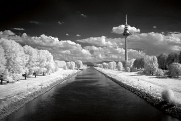 Neckarkanal, Mannheim (Infrarot) von Charlotte Steffan