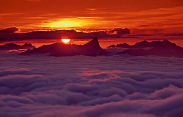 Sunset on Niederhorn II von Thomas Marent
