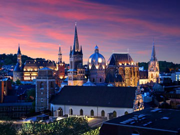 Rathaus und Südansicht des Doms von Günter Gräfenhain